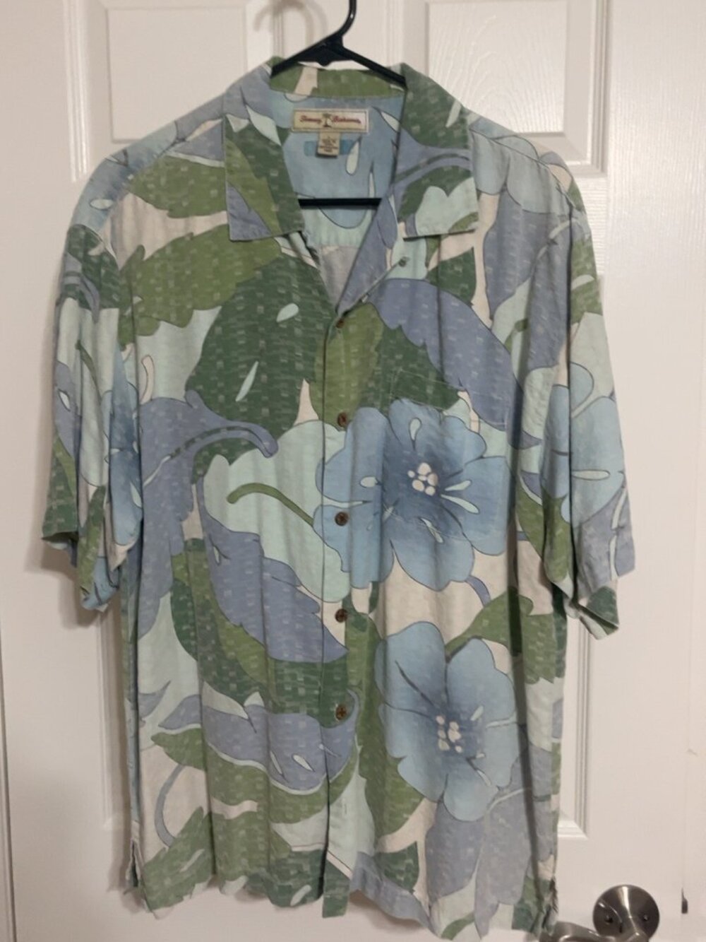 Tommy Bahama Men’s L 100% Silk Floral Shirt